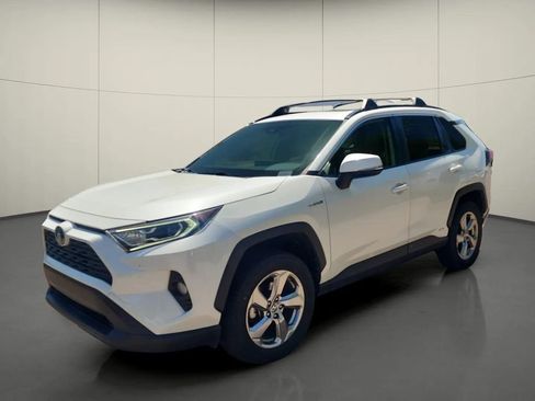 Used 2021 Toyota RAV4 XLE Premium AWD/4WD image 3