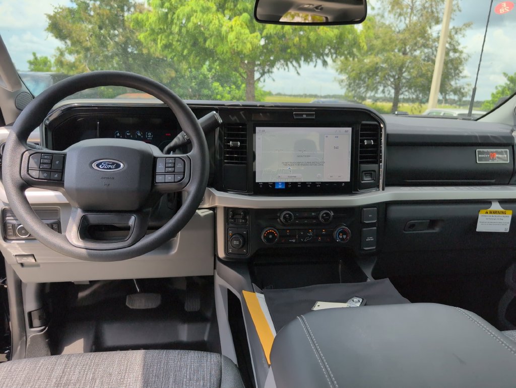 New 2026 Ford F250 XLT w/ XLT Premium Package AWD/4WD image 8