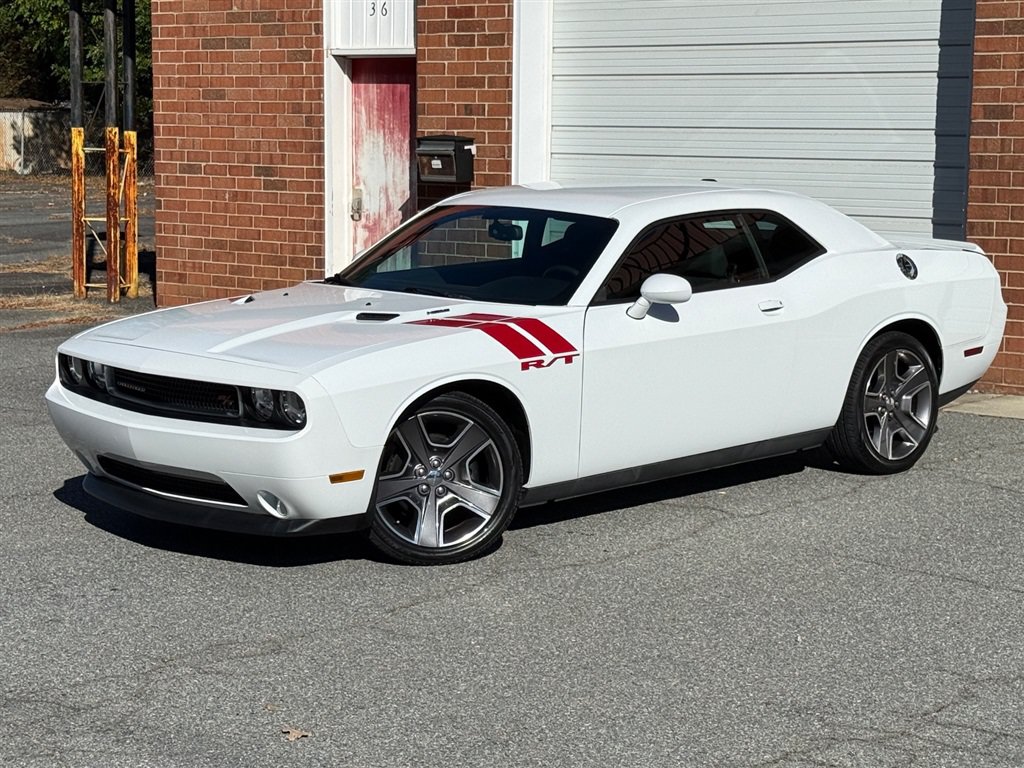 Used 2012 Dodge Challenger R/T RWD image 8