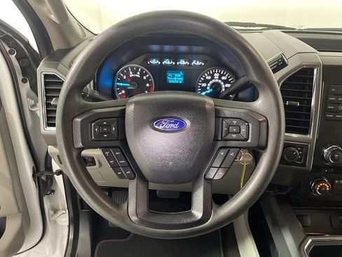 Used 2016 Ford F150 XLT image 12