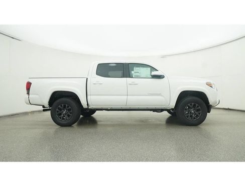 Used 2023 Toyota Tacoma SR5 w/ Technology Package RWD image 33