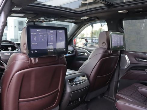 Used 2021 Cadillac Escalade ESV Premium Luxury Platinum image 48