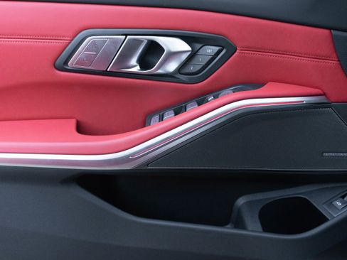 Used 2025 BMW M3 Competition w/ Carbon Package image 31