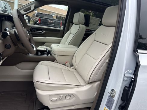 New 2026 GMC Yukon XL Denali w/ Denali Reserve Package AWD/4WD image 11