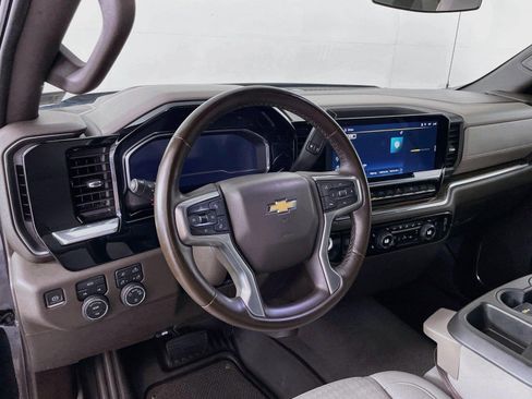 Used 2023 Chevrolet Silverado 1500 LT w/ Safety Package AWD/4WD image 12