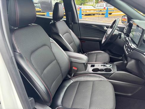 Used 2024 Ford Escape ST-Line w/ Tech Pack #1 AWD/4WD image 27