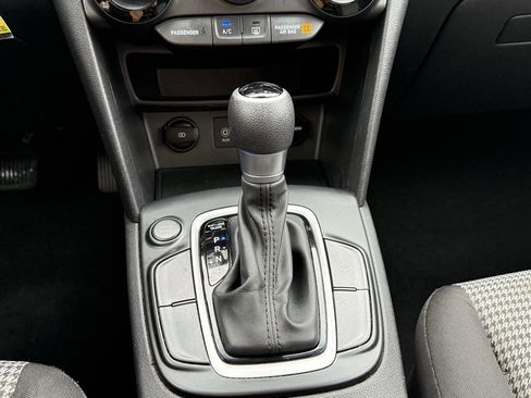 Used 2019 Hyundai Kona SE image 21