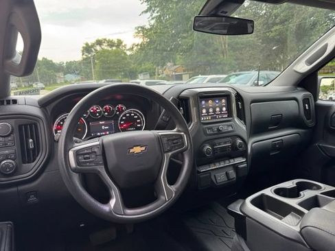 Used 2022 Chevrolet Silverado 1500 Custom w/ Safety Confidence Package AWD/4WD image 9
