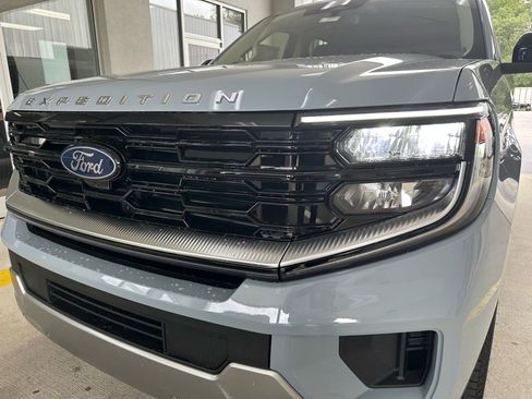 New 2025 Ford Expedition Platinum w/ Driver's Package image 1
