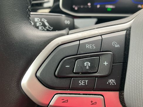 Used 2025 Volkswagen Jetta SE FWD image 17