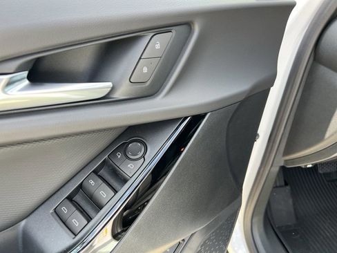 New 2026 Chevrolet Equinox LT w/ Convenience Package II image 24