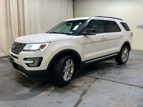 Certified 2017 Ford Explorer XLT w/ Equipment Group 202A image 47