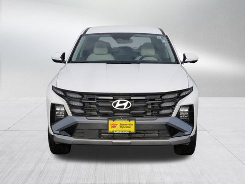 Certified 2025 Hyundai Tucson SE image 2