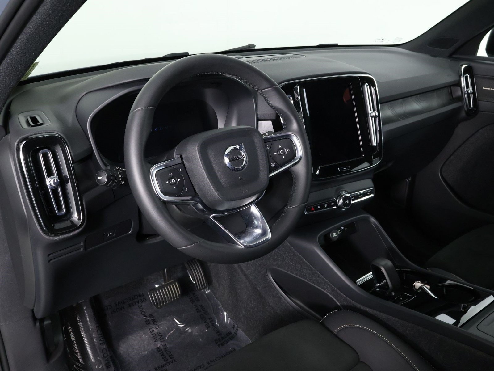 Certified 2023 Volvo XC40 Recharge Ultimate AWD/4WD image 14