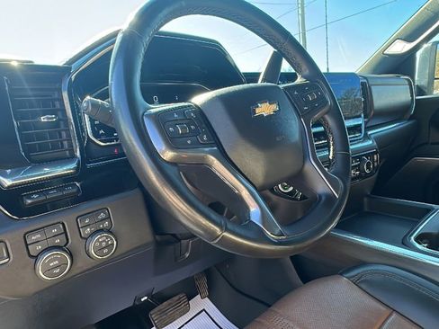 Used 2024 Chevrolet Silverado 2500 High Country w/ High Country Premium Package image 12