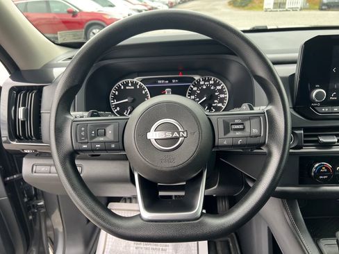 Used 2024 Nissan Pathfinder S image 15