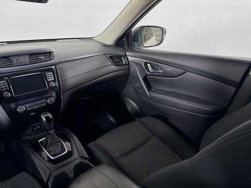 Certified 2018 Nissan Rogue SV image 19