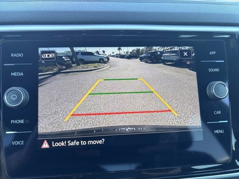 Used 2023 Volkswagen Atlas Cross Sport SE w/ Panoramic Sunroof Package FWD image 24