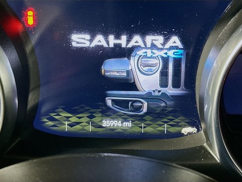 Used 2023 Jeep Wrangler Sahara w/ Cold Weather Group image 18