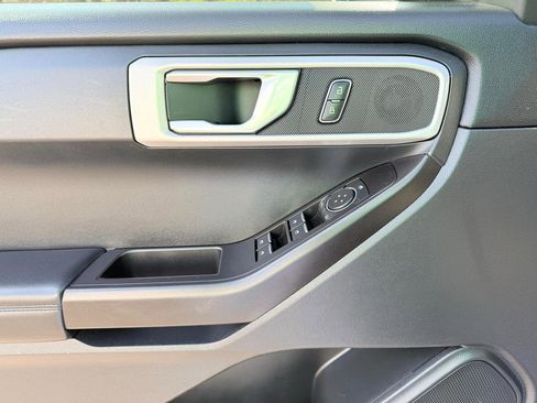 Used 2021 Ford Explorer 2WD image 17