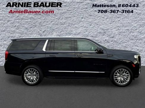 Used 2023 GMC Yukon XL Denali w/ Advanced Technology Package AWD/4WD image 5
