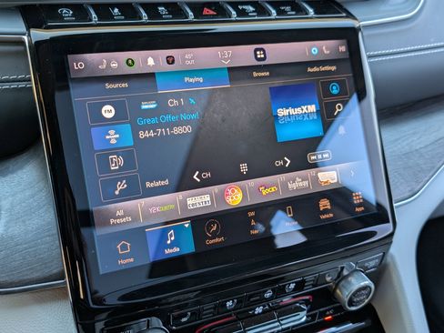 Used 2022 Jeep Grand Cherokee Overland w/ Adv Protech Group III image 30