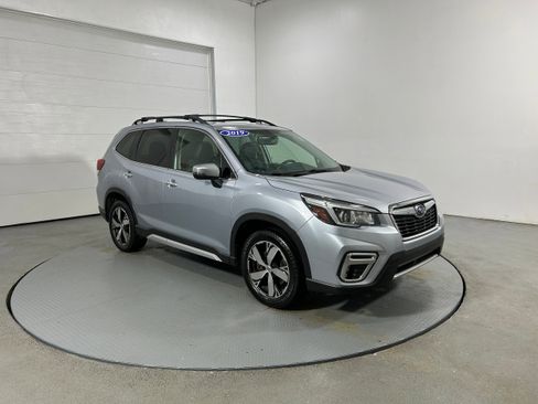 Used 2019 Subaru Forester Touring image 2