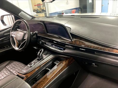 Used 2021 Cadillac Escalade ESV Sport Platinum w/ Heavy-Duty Trailer Package AWD/4WD image 14