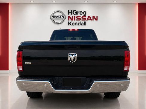 Used 2020 RAM 1500 Classic SLT w/ Luxury Group RWD image 6