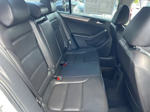 Used 2015 Volkswagen Jetta SE FWD image 14
