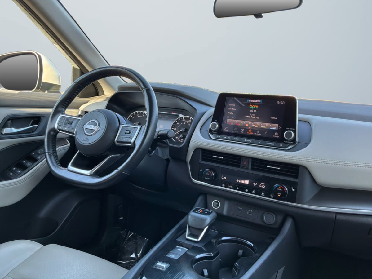 Used 2023 Nissan Rogue SV w/ SV Premium B Package FWD image 14