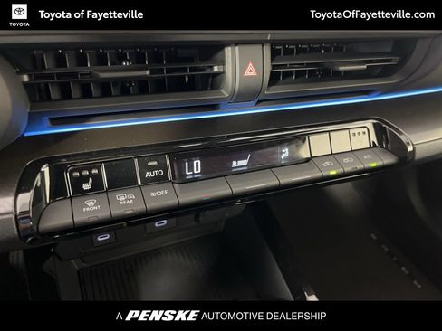 Used 2026 Toyota Prius Plug-In Hybrid FWD image 32