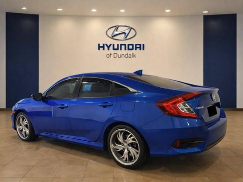 Used 2018 Honda Civic EX image 4