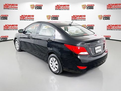 Used 2016 Hyundai Accent SE FWD image 2