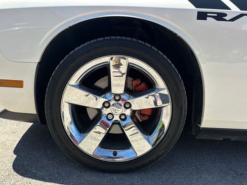 Used 2009 Dodge Challenger R/T RWD image 10