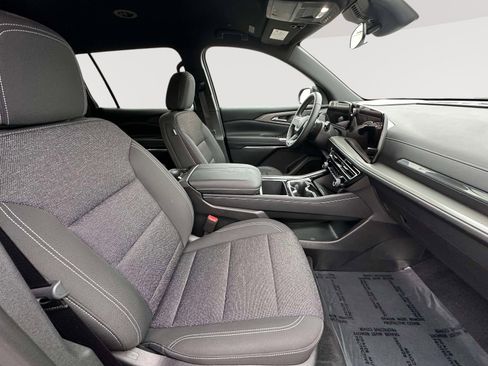 Certified 2025 Chevrolet Traverse LT w/ Driver Confidence Package image 29