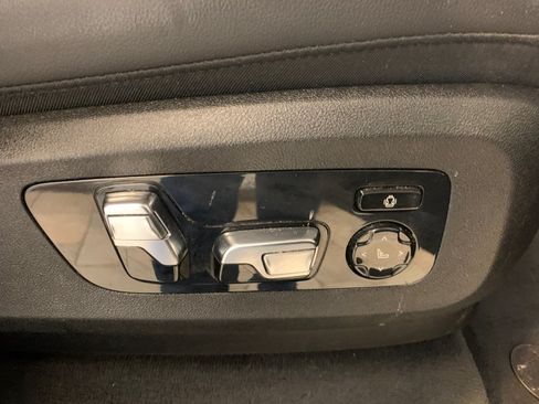 Used 2022 BMW X7 xDrive40i w/ M Sport Package AWD/4WD image 94