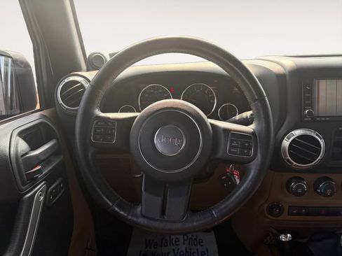 Used 2013 Jeep Wrangler Unlimited Rubicon w/ Connectivity Group AWD/4WD image 12