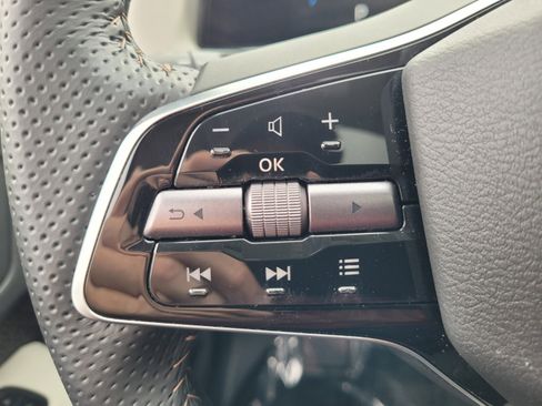 Used 2023 Nissan Ariya FWD image 27