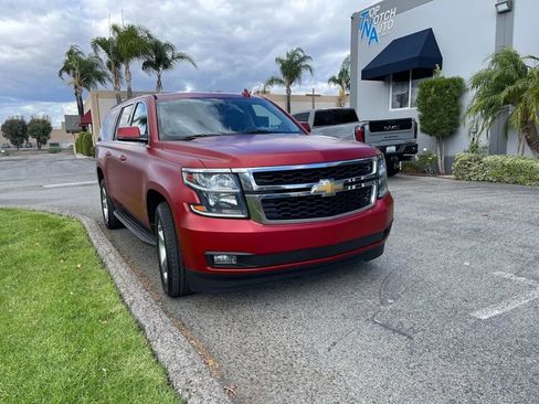 Used 2016 Chevrolet Suburban LT image 3