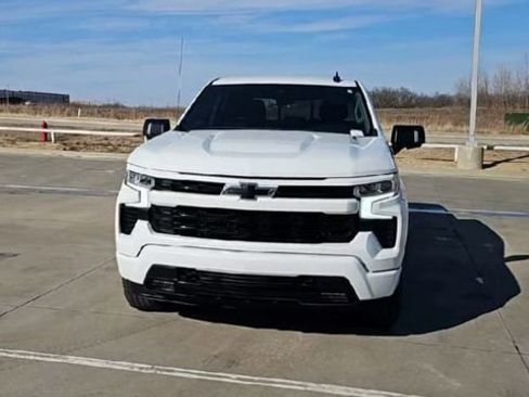 Used 2022 Chevrolet Silverado 1500 RST w/ Convenience Package II AWD/4WD image 3