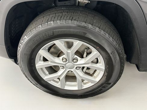 Used 2023 Jeep Grand Cherokee L Limited AWD/4WD image 11