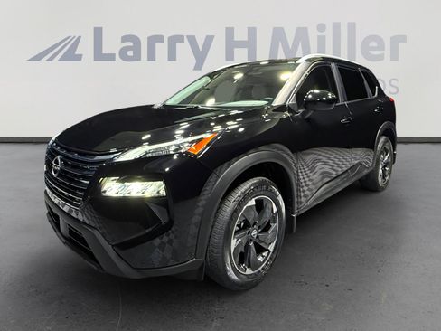 Used 2025 Nissan Rogue SV w/ SV Premium Package image 1