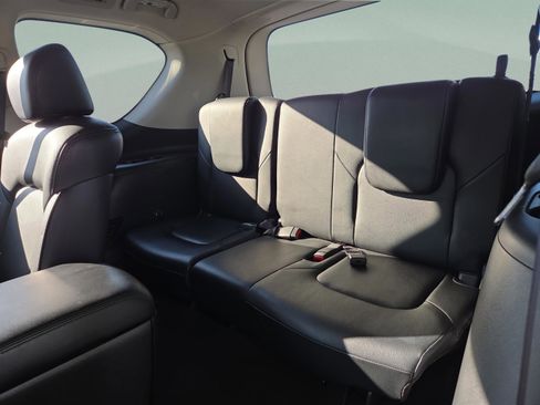 Used 2024 Nissan Armada SL w/ Captain's Chairs Package image 27