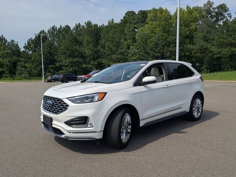 Certified 2024 Ford Edge Titanium w/ Titanium Elite Package AWD/4WD image 3
