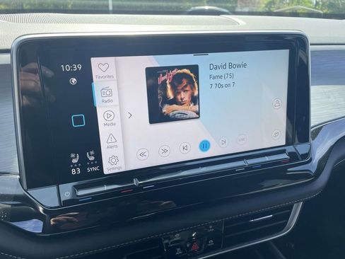 Used 2025 Volkswagen Atlas Cross Sport SE image 26