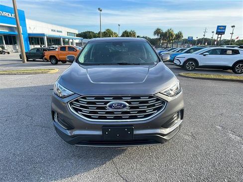 Used 2024 Ford Edge Titanium image 2