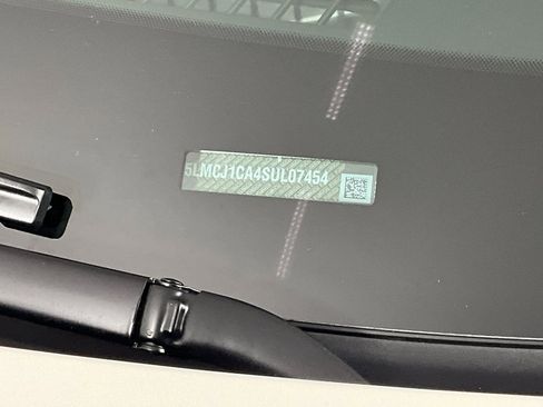 Used 2025 Lincoln Corsair FWD w/ Equipment Group 101A image 30