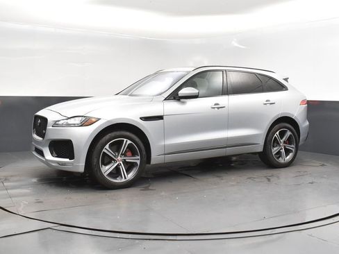 Used 2017 Jaguar F-PACE S image 2