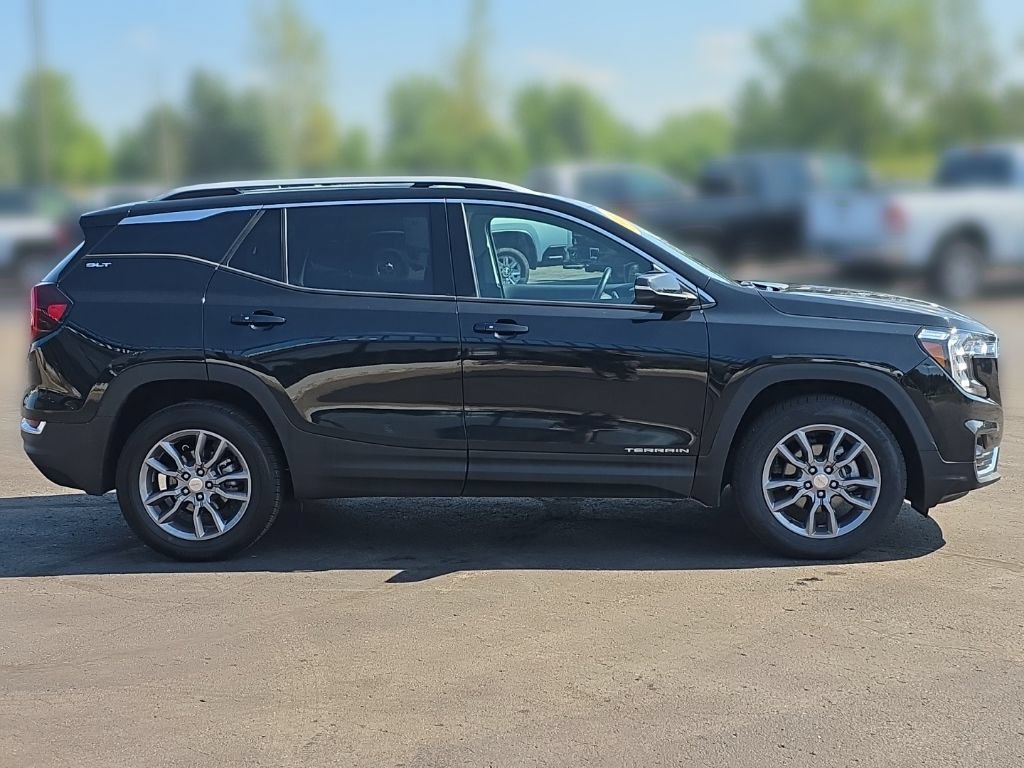 Used 2024 GMC Terrain SLT AWD/4WD image 6